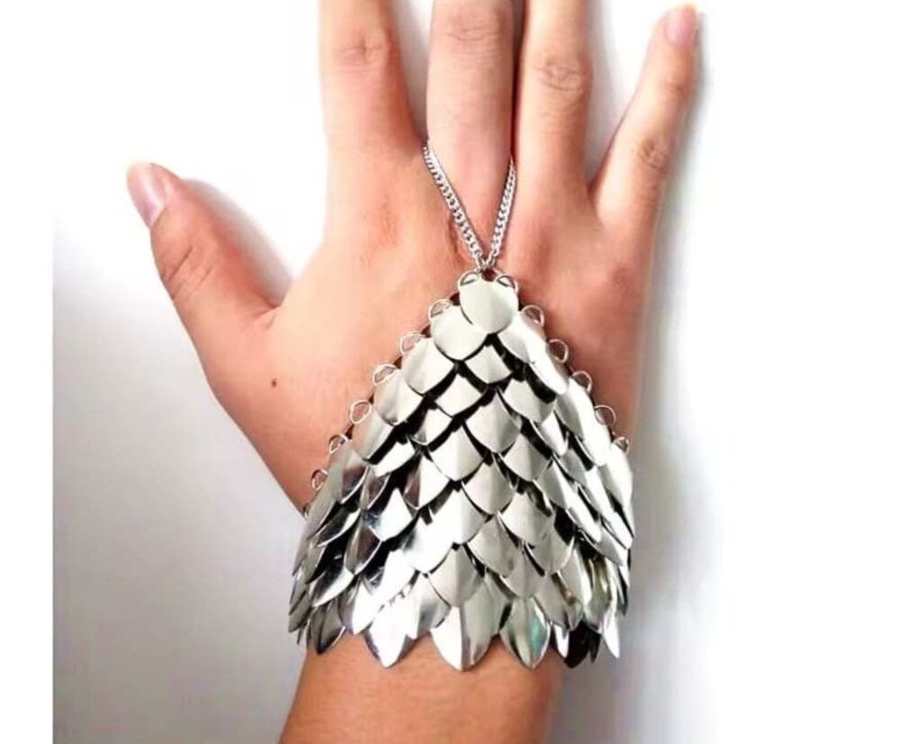 New Without Tags Scale Mail Chain Mail Chainmaile Glove Silver Festival 12in